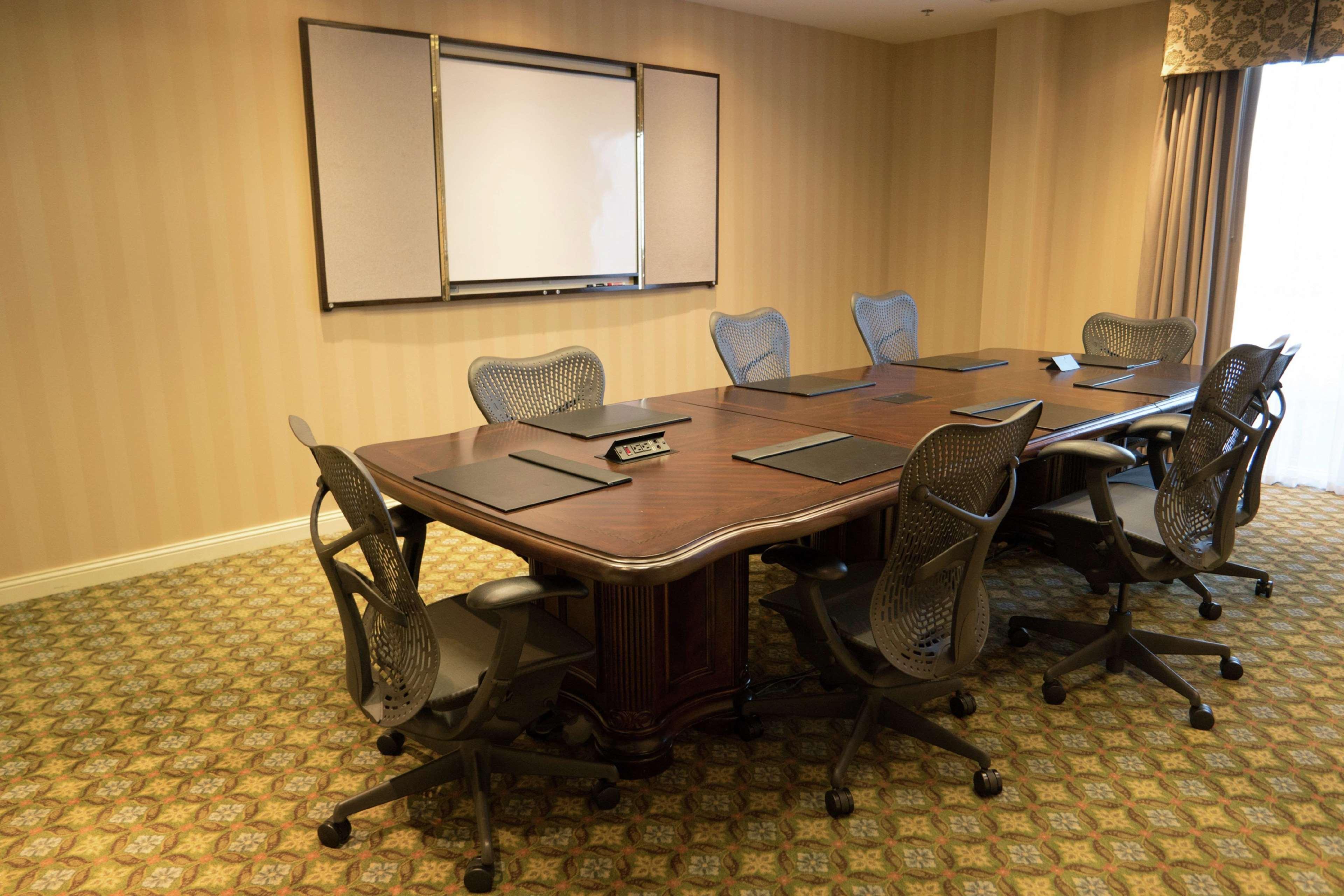 Hilton Garden Inn Oklahoma City North Quail Springs Экстерьер фото